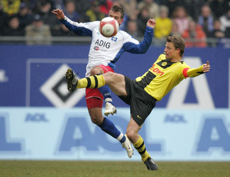 郑钦文迎来强敌：17岁新星一黑到底夺冠，首进世界前十创造历史.